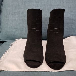 Black Peep Toe 1. State, Size 8.5